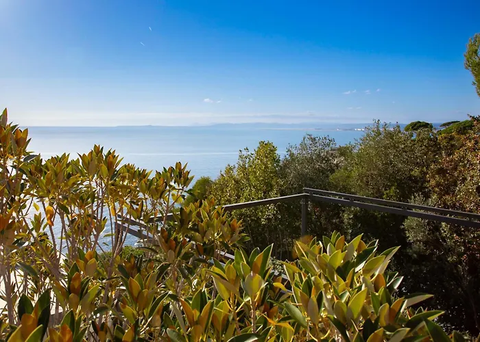 Satywizus #22- Duplex Panoramic Sea View 2bdr, Ac, Swimpool, Parking, Petanque דירה *