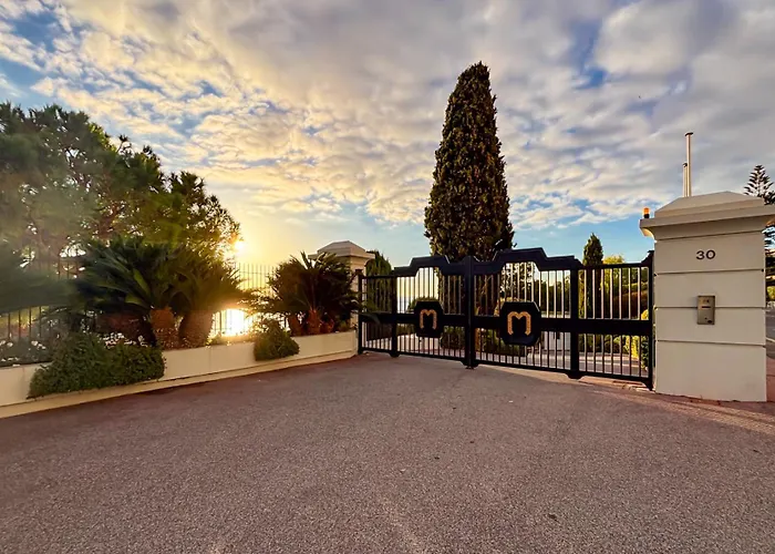 Satywizus #22- Duplex Panoramic Sea View 2bdr, Ac, Swimpool, Parking, Petanque דירה *